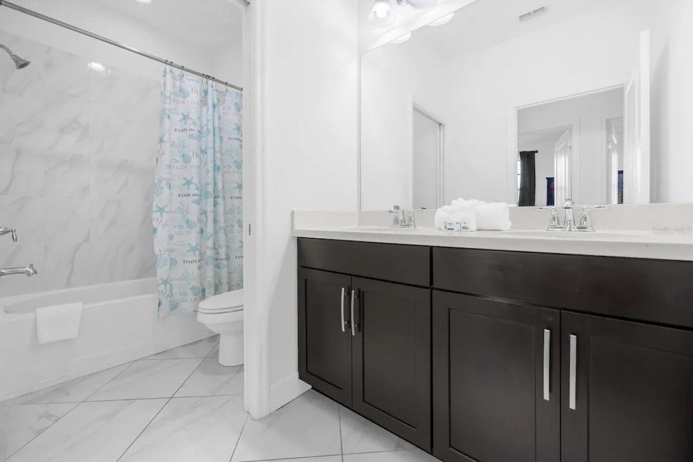 450cd-the Enclaves At Festival 5 Bedroom Townhouse