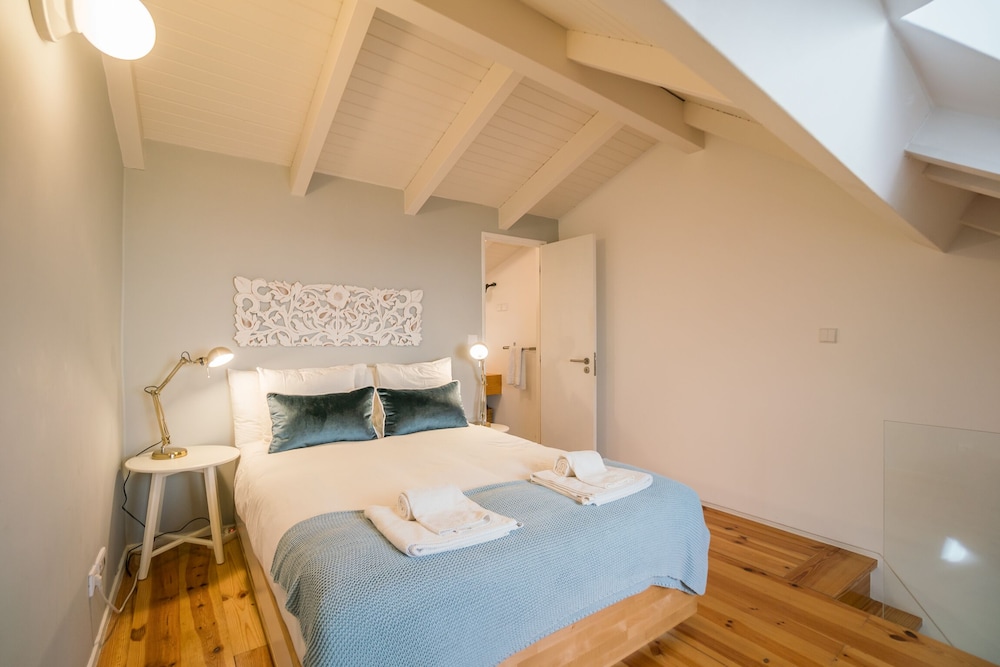 Rose Duplex Apartment 5E view 2