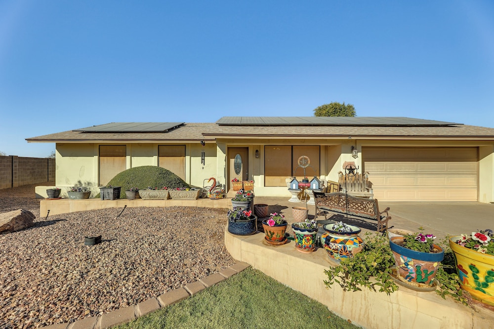 Near Golfing & Green Spaces: Florence Family Home!