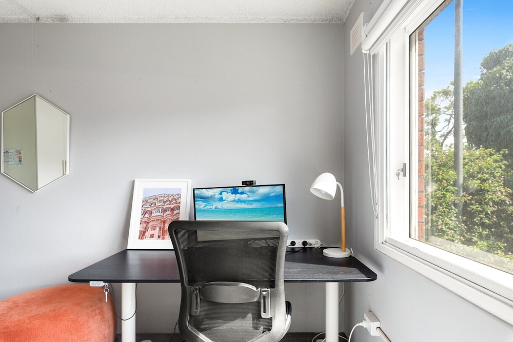 Cosy Sydenham 1-bed by Inner-west's Attractions