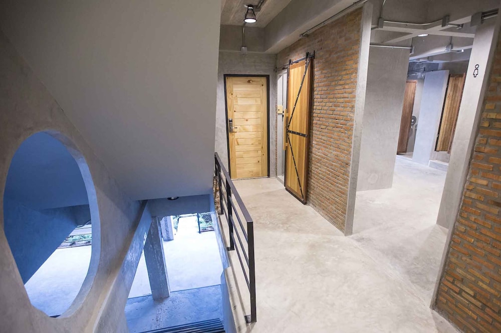 UdonBackpackers Beds and Cafe