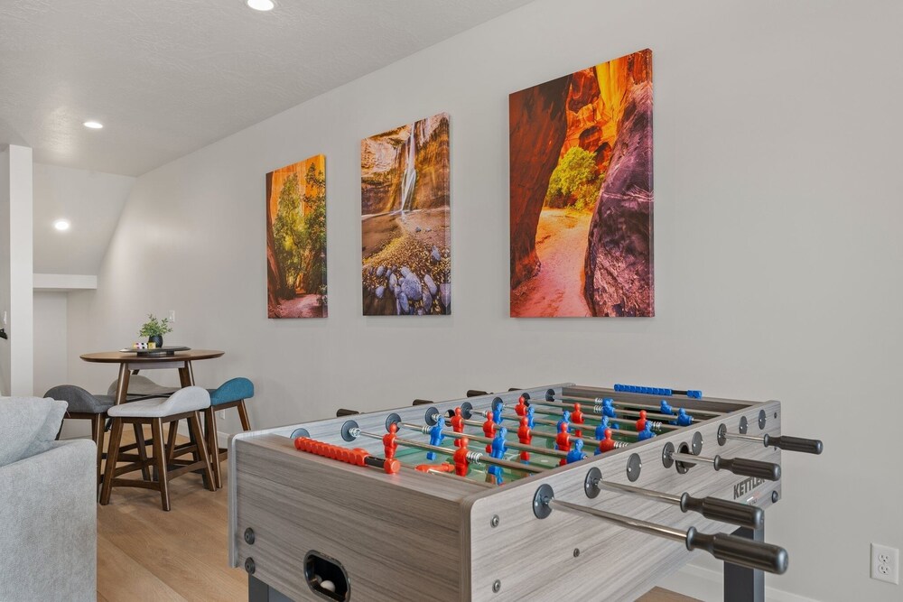 Canyon Country Oasis 6 Bedroom Townhouse