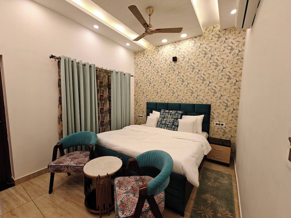 The Paradise - Luxury 3BR Villa Near the Airport in Dehradun