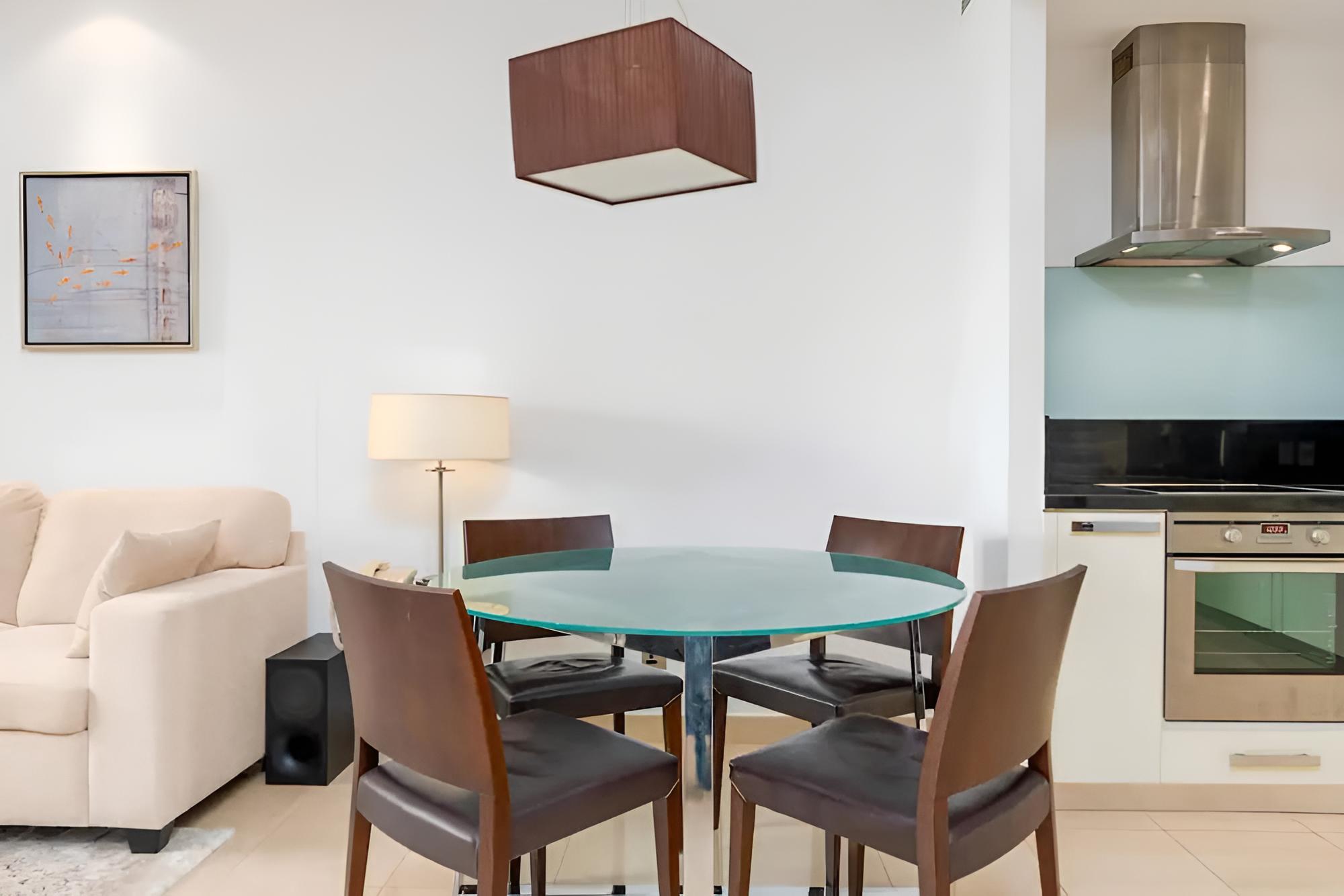 Cozy 2bdr in Jumeirah Lakes Towers