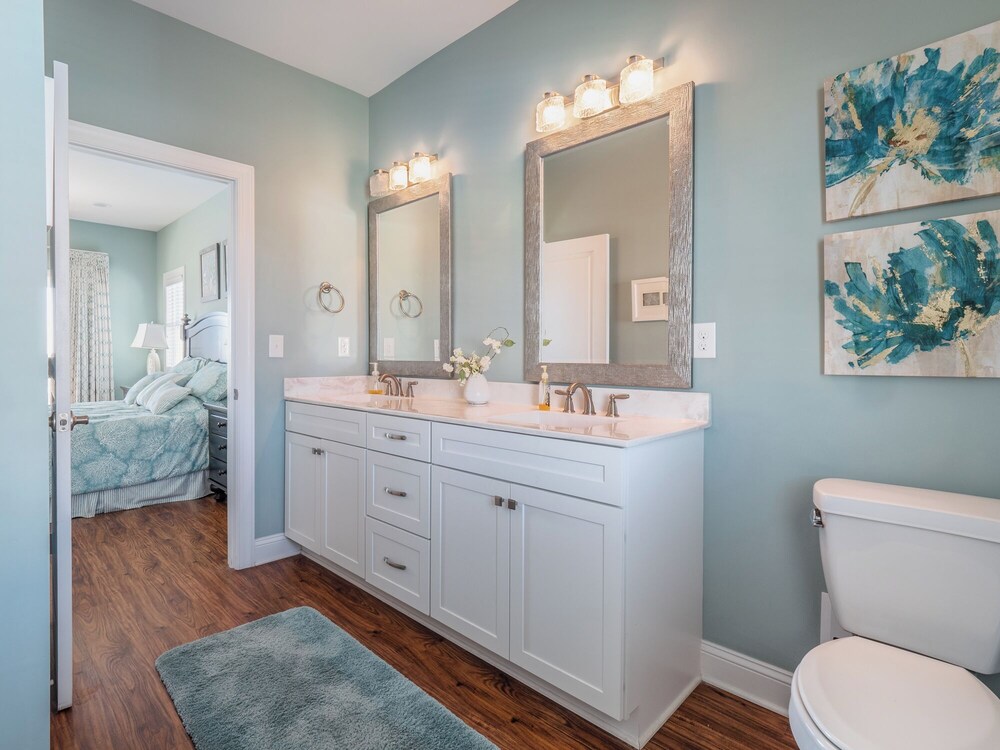 Sandy Feet by Topsail Realty