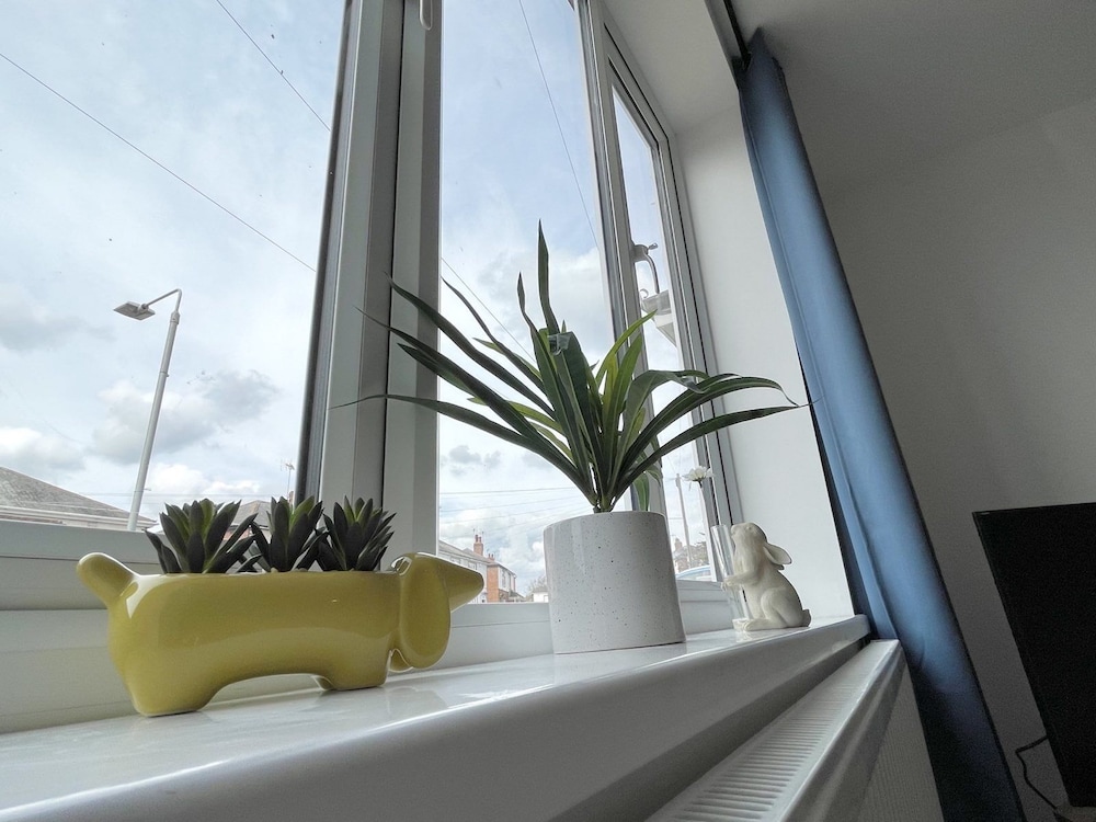 Worksop Newly Refurbished 3-bedroom House view 3