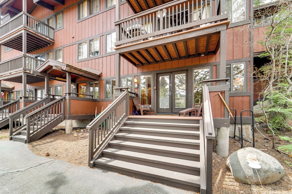 Hike, Sled & Ski! Cozy Tahoe City Condo w/ Hot Tub