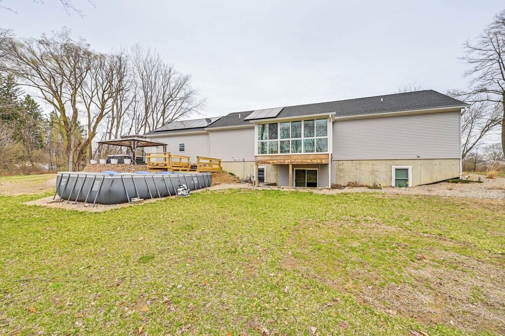 3 Mi to Dtwn: Family-friendly Home in South Haven!