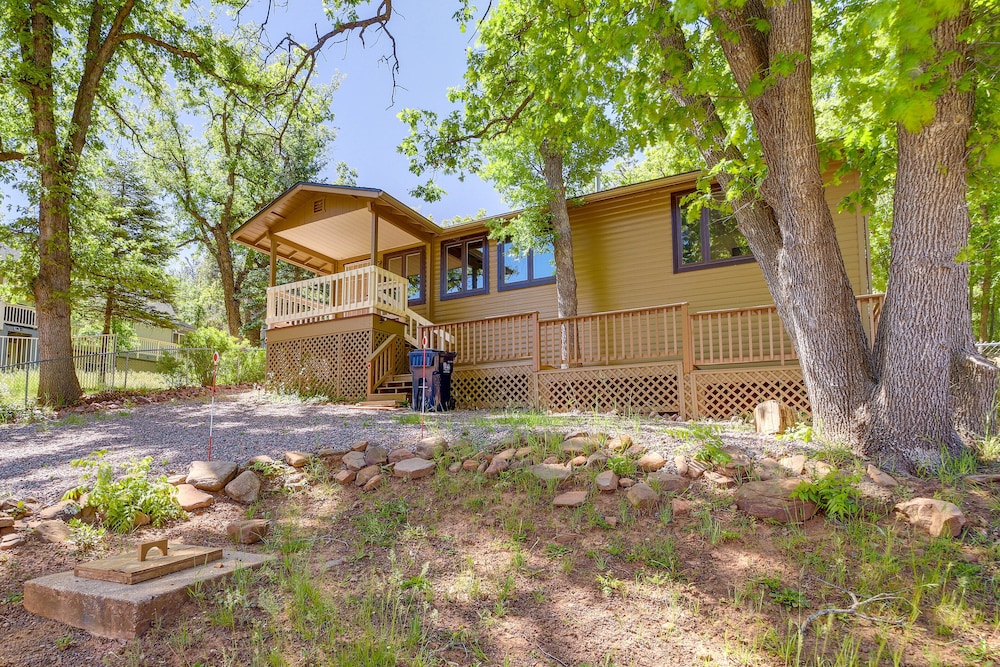 Strawberry Cabin Rental w/ Deck  Mountain Views! - Property Image 10