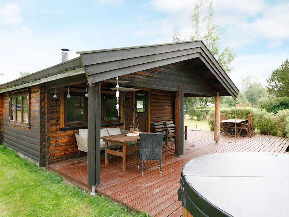 6 Person Holiday Home in Dannemare-by Traum