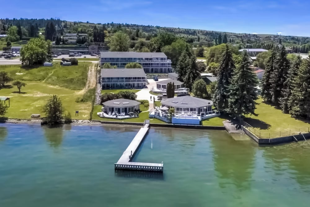 Waterfront Condo W & Dock Access