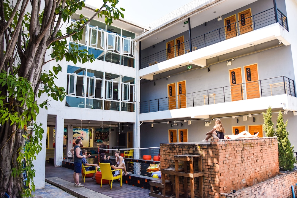 Mad Monkey Chiang Mai - Hostel