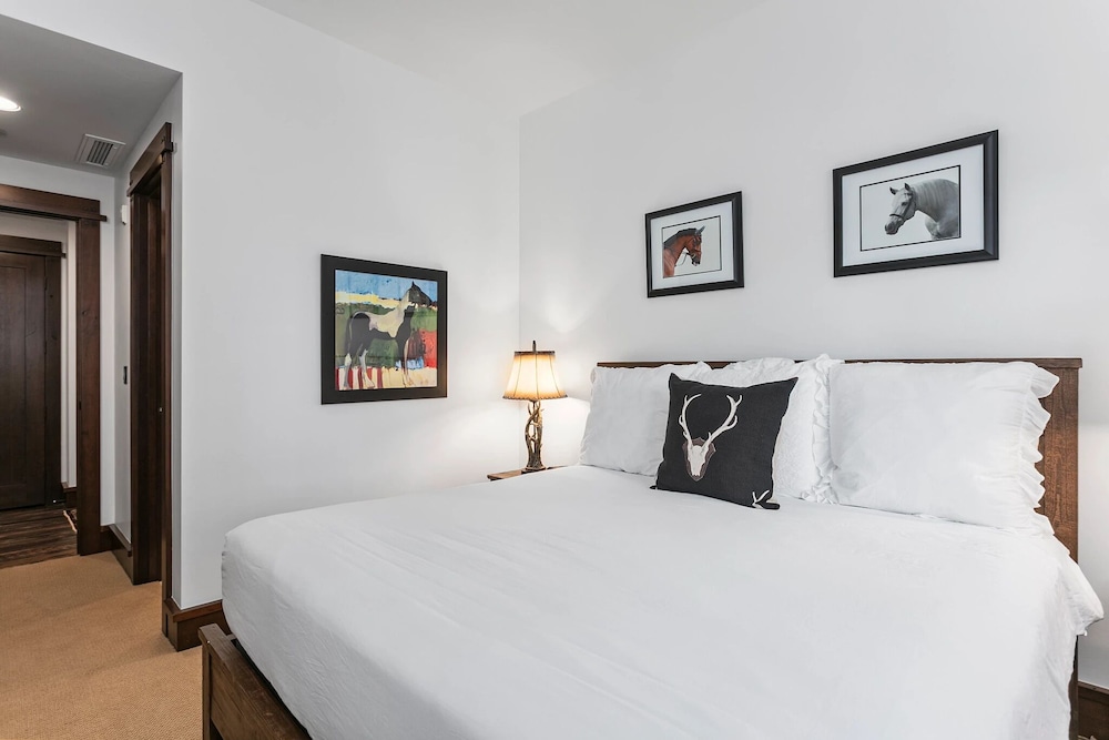 Arrowleaf Lodge at Deer Valley Resort - Three Bedroom Residence #110 3 Condo