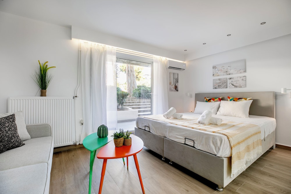 Halo - Luxury Studio in Athens