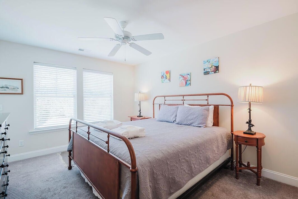 Mary Margaret Cottage - Spacious 4 Bed Coastal Home, Historic Old Town Bluffton