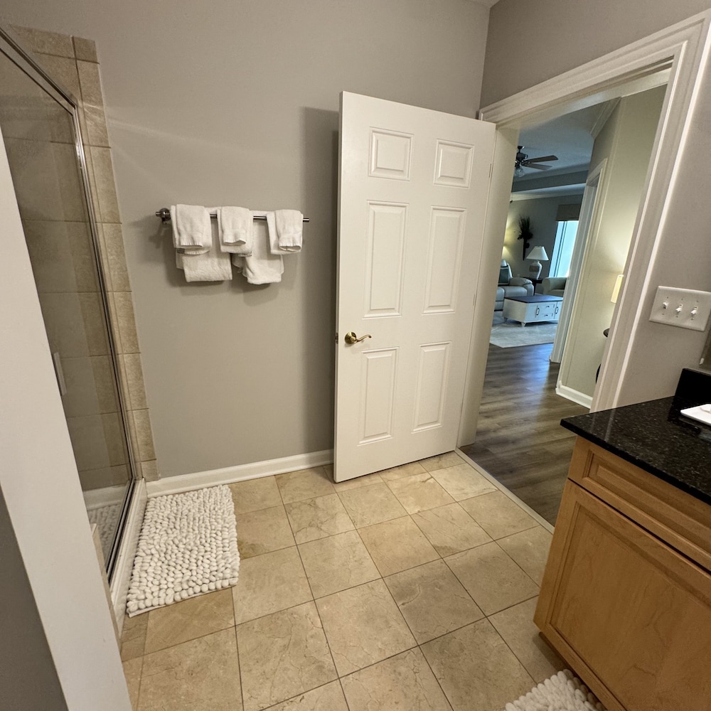 Oceanview Condo With Amenities, 703 Royale Palms 2 Bedroom Condo