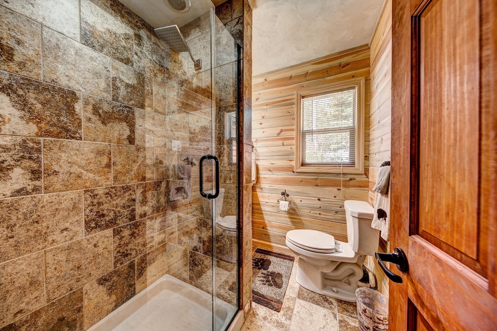 Longs Peak Cabin - Monthly Long-term Vacation Rental 30 Days -- Estes Park 3 Bedroom Cabin by RedAwning - Property Image 41