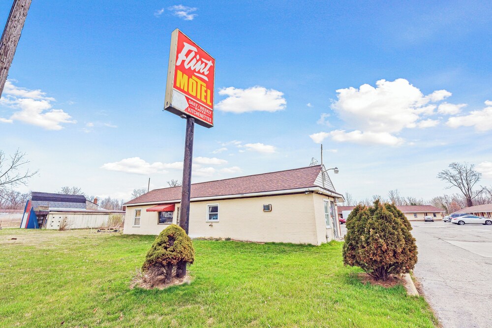 Flint Motel by OYO MI Near I-475