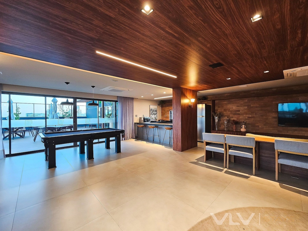 Art Studio by VLV Stays
