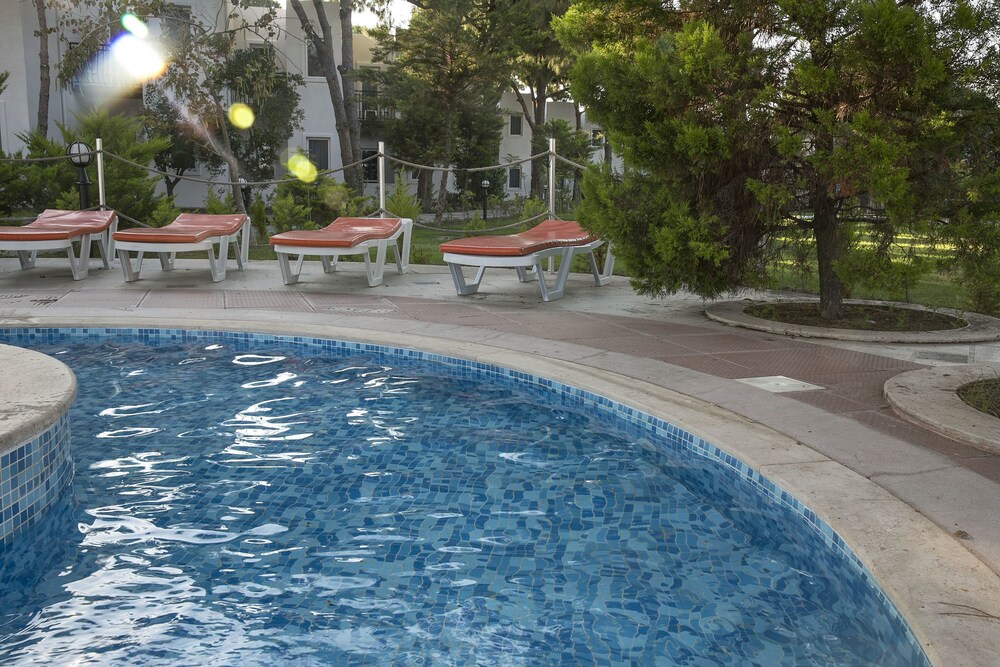 Bodrum Sea Side Beach Club Otel - Image 5