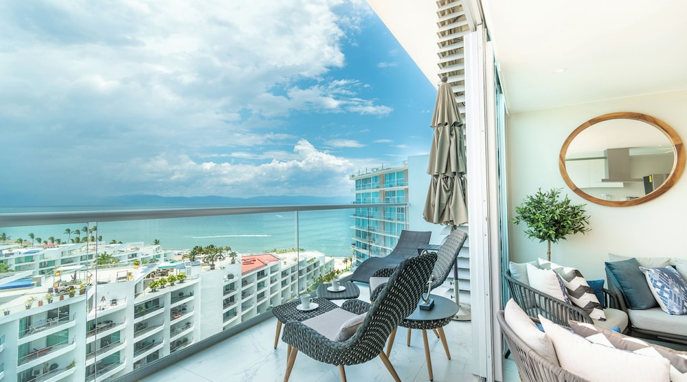 Condo Maritima 9U by Kivoya