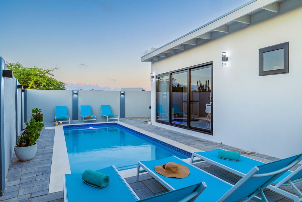 La Perla 2br2ba Home w Private Pool Patio BBQ