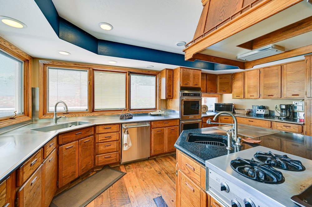 Payson Vacations - Expansive Payson Golf Retreat w/ Games  Hot Tub! - Property Image 37