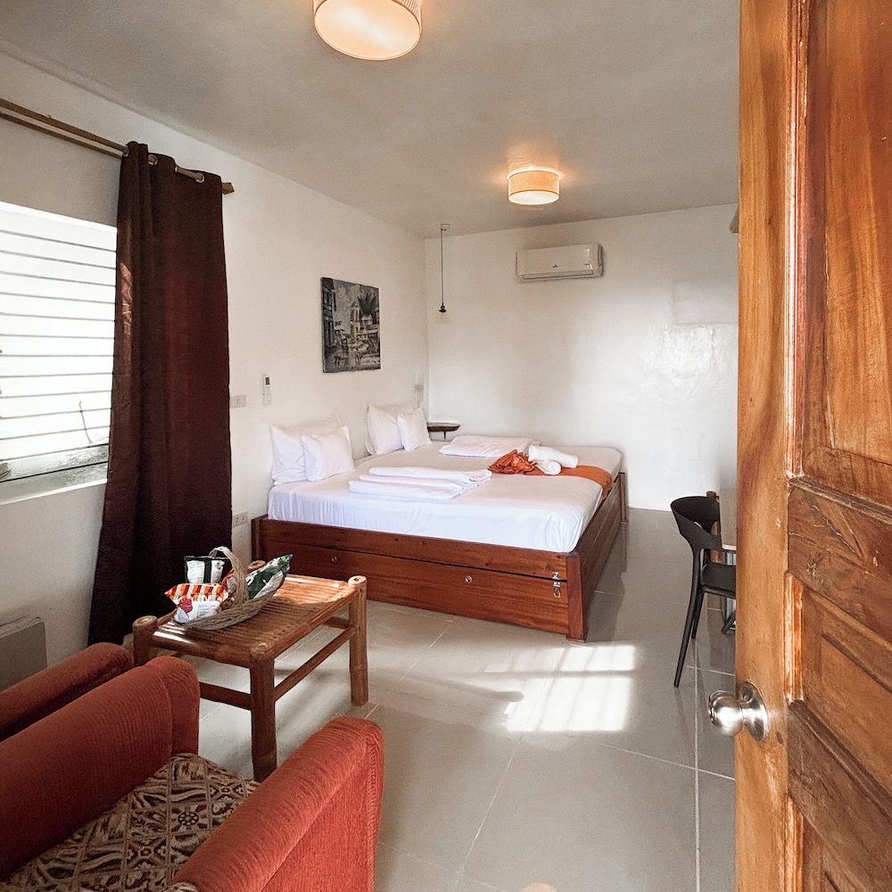 Cuestas Beach Resort & Restaurant