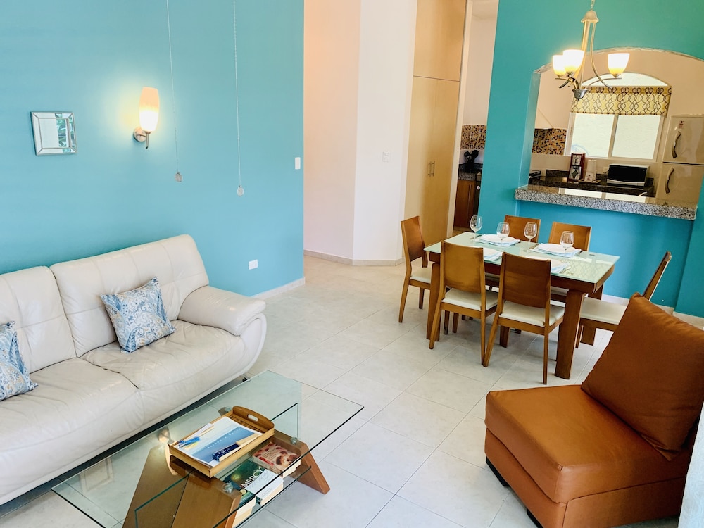 Las Olas downtown Condos by Playa Paradise
