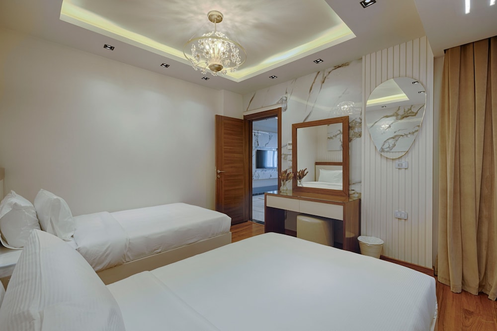 Vesta - Luxury Villa - 3BR - CFC II