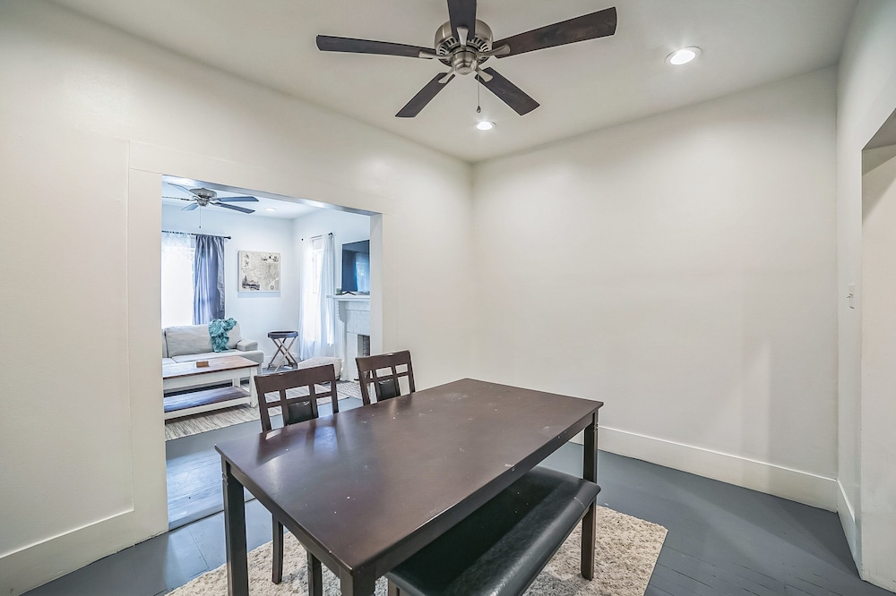 Magnolia House Walk To Festival Park 3 Bedroom Home