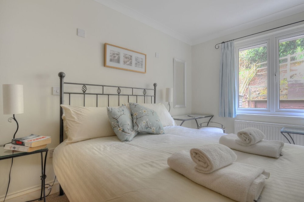 4 Coram Court