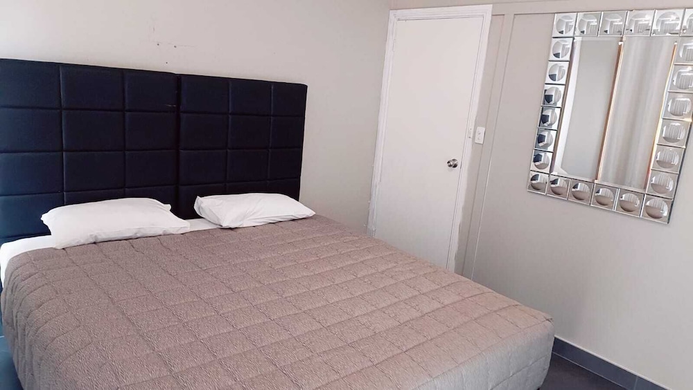 COOEE MOTEL