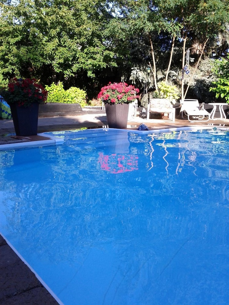 Photo 33