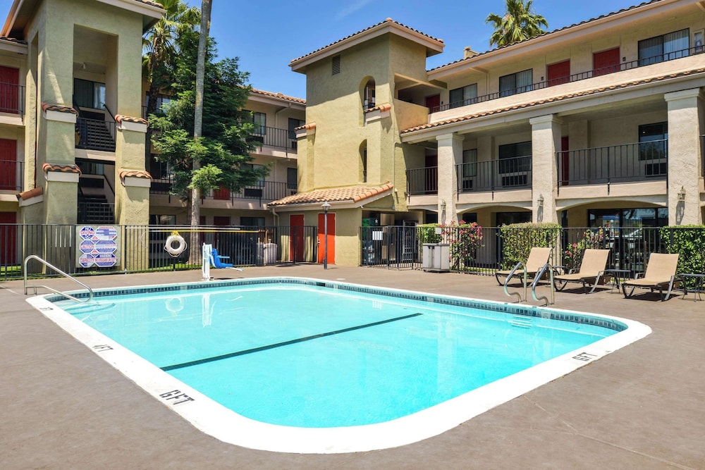 Rancho Cordova Inn view 4