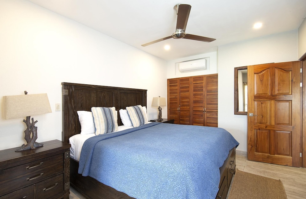 Newly Remodeled Beachfront Condo, Ground-Floor Terrace & Direct Access to Playa Flamingo view 4