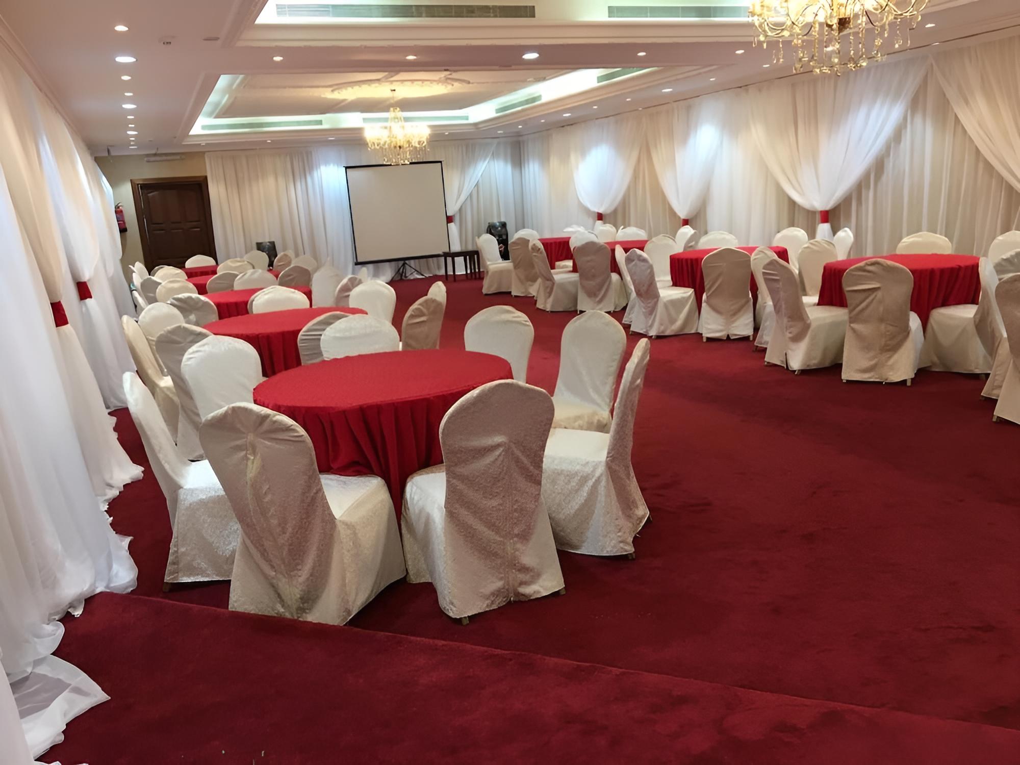 Hayat Radhwa Hotel