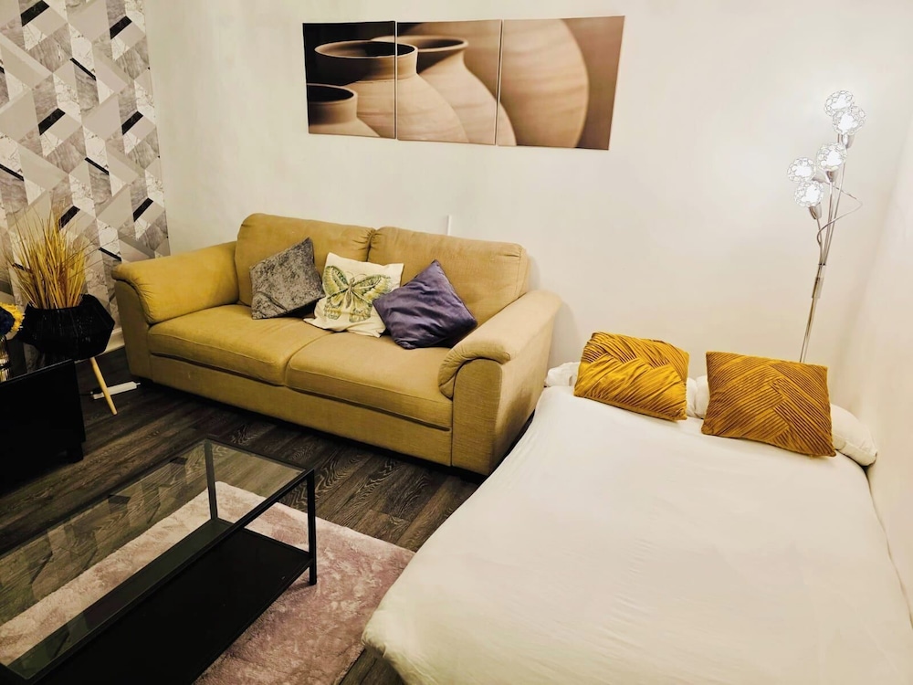 Cosy Liverpool Apartment Upto 8 Guests