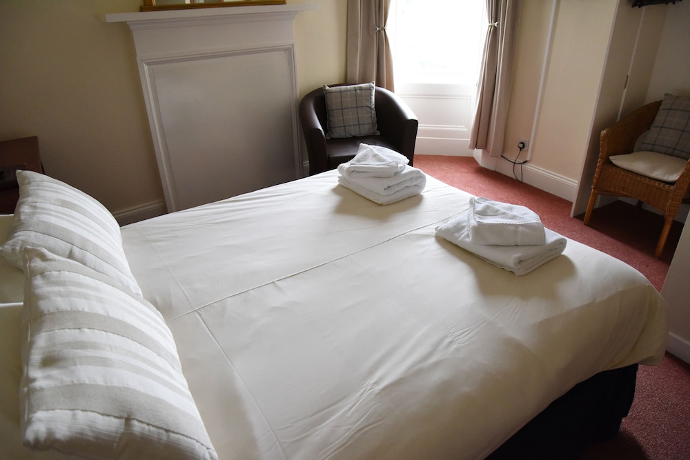 Corran House Guest House & Hostel