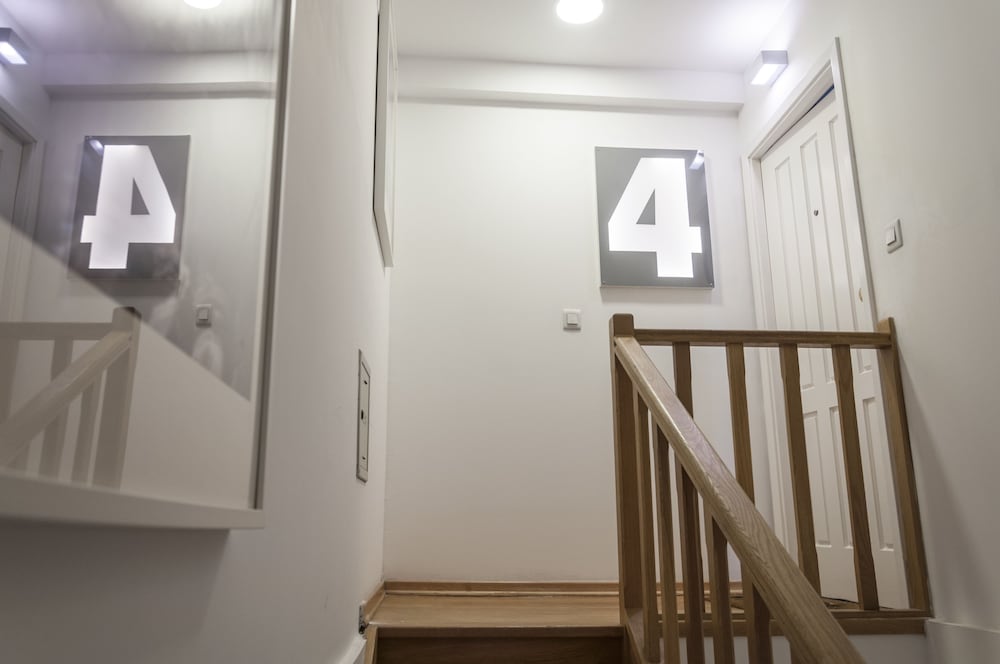 Contemporary by Apartments Alfama