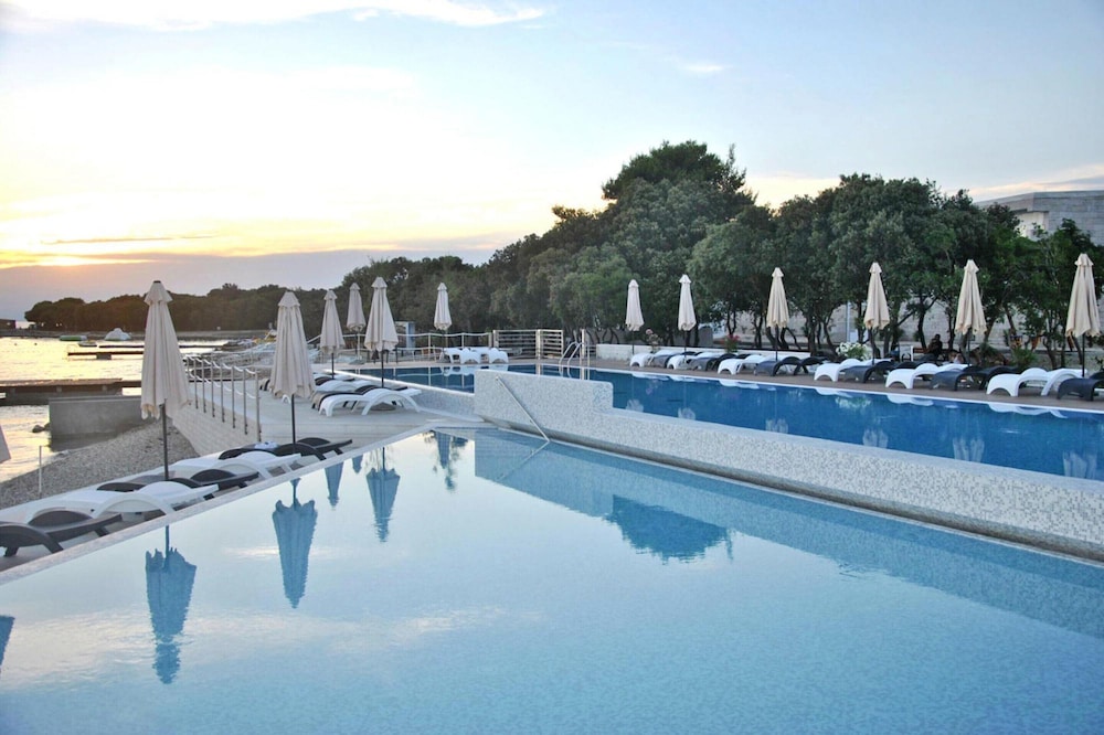 Villas Punta Skala Apartments With Pools at Beach
