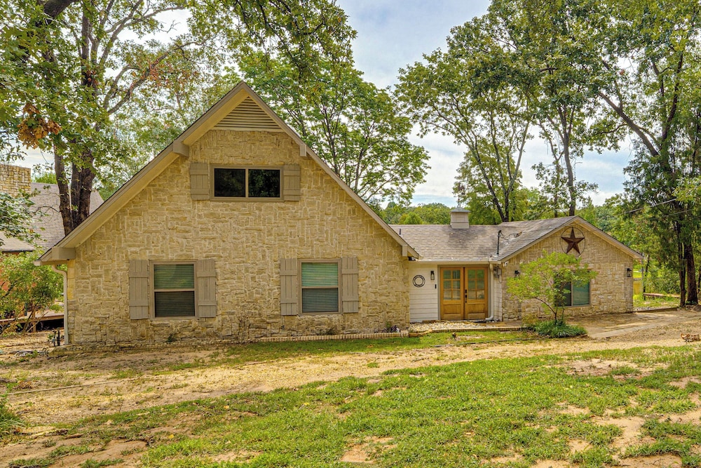 Private Dock: Waterfront Cedar Creek Lake Home