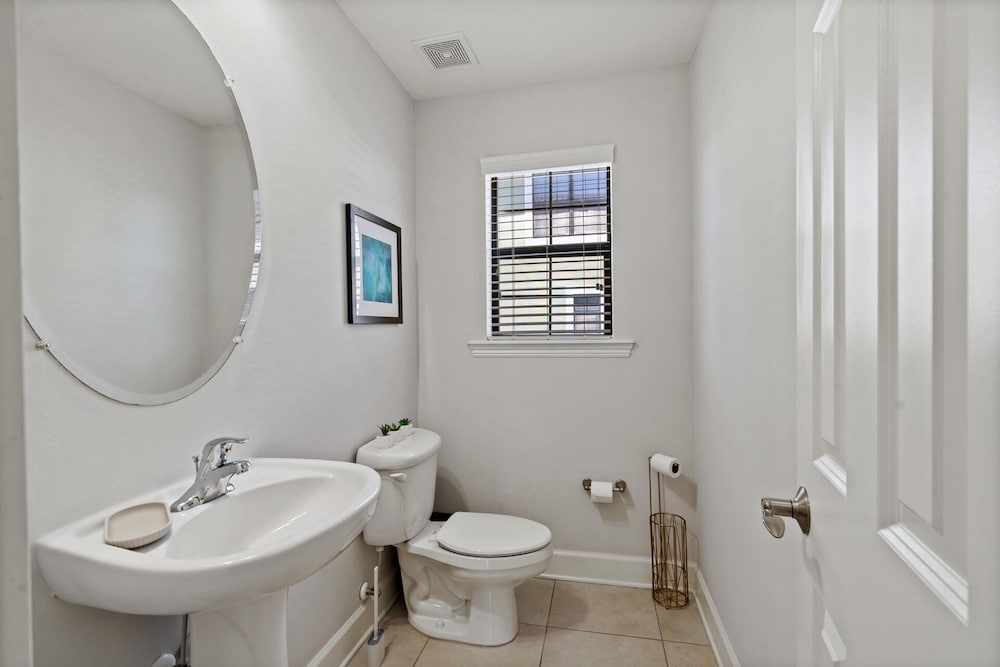 Enchanted Garden Resort 2 Miles from Disney 4 Bedroom Townhome 4 Townhouse