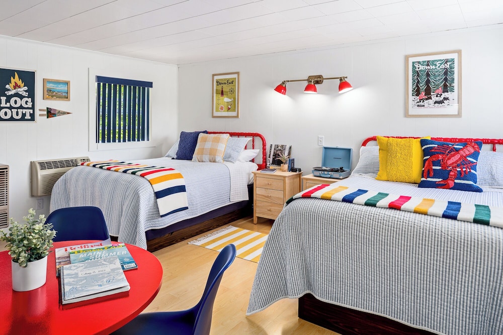 Seascape Motel & Cottages