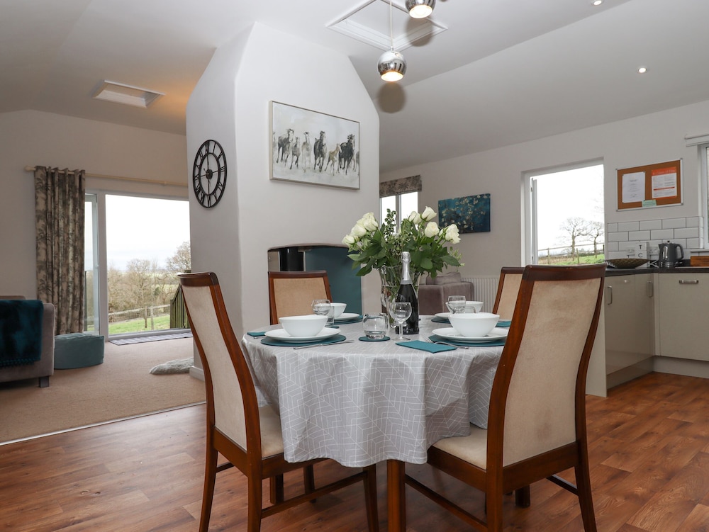 Hazelnut Lodge