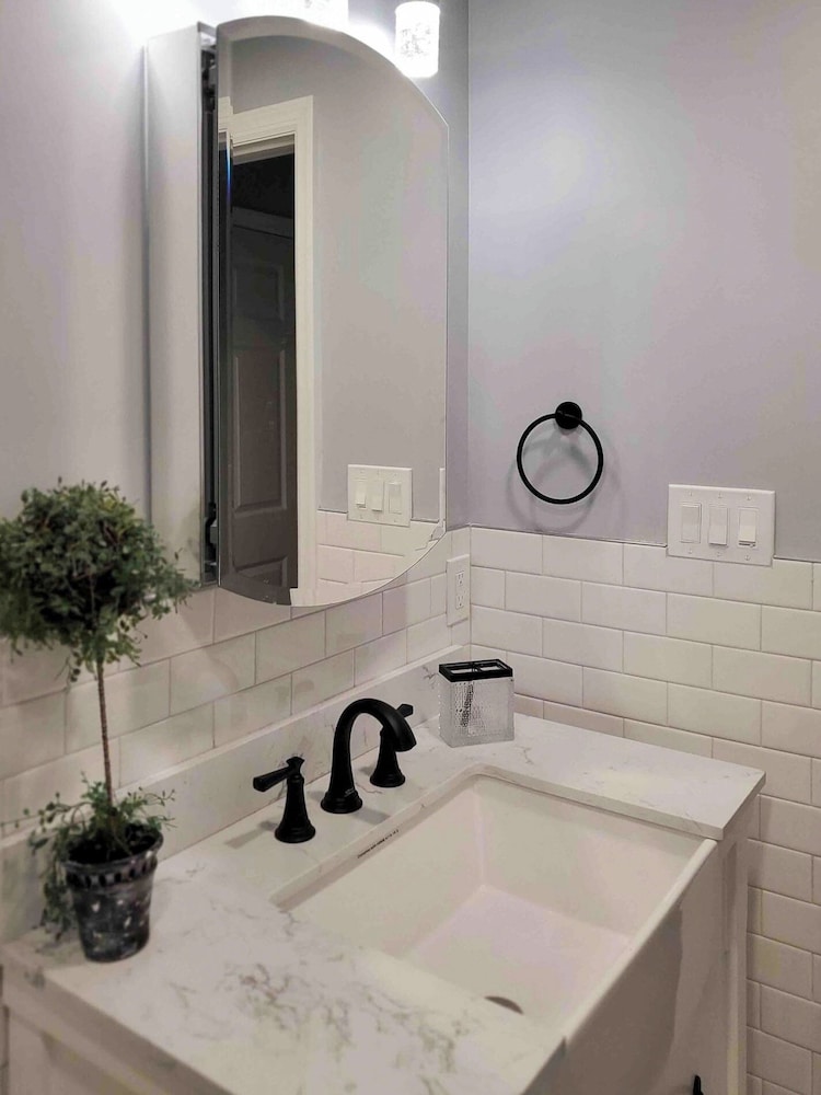 Newly Designed 3Br-2Ba Home
