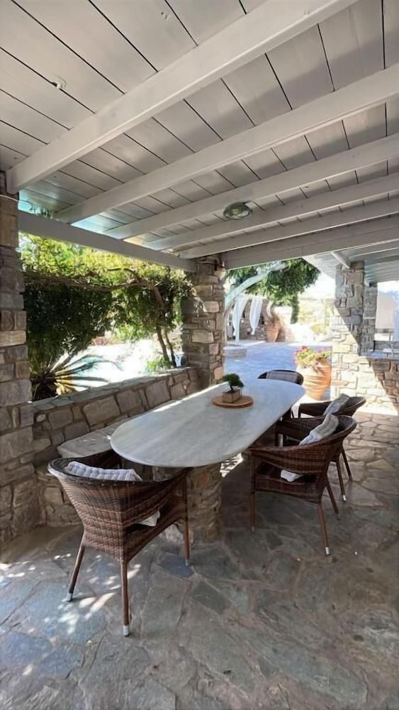 Casa Paros