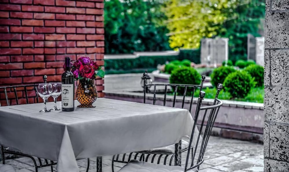 Belgrade Hills Villa and Suites