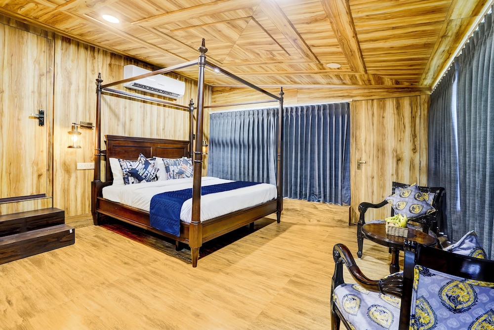 Alaya Stays Fortezza | Pet-friendly 6-BHK Farmhouse With Private Pool