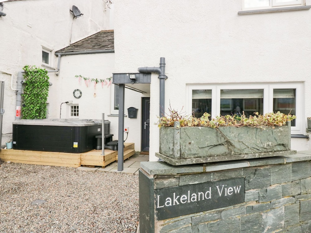 Lakeland View